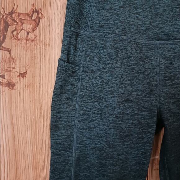 Kyodan Heathered Green Capri Leggings Size Medium - Picture 2 of 8